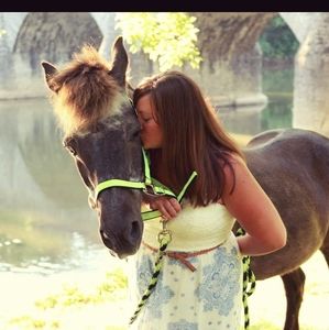 Meet your Posher, Cayshia casey